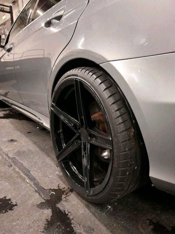 Image of Mercedes-Benz E 220