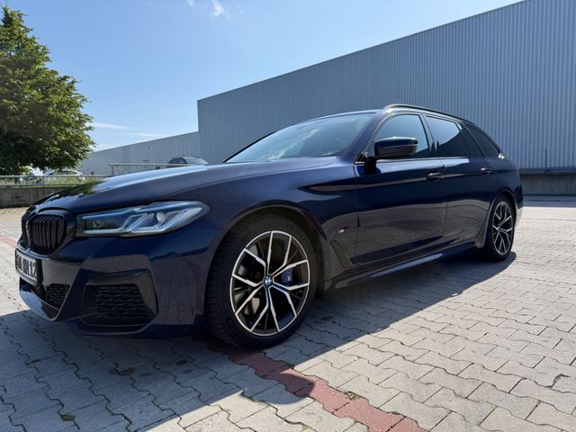 BMW 540d xDrive Touring A-HUD,Standheiz.Pano,AHK