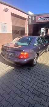 Audi A4 1.8 TÜV 06/26 Klima - Audi A4 mit Benzin-Antrieb: Limousine, 2.8