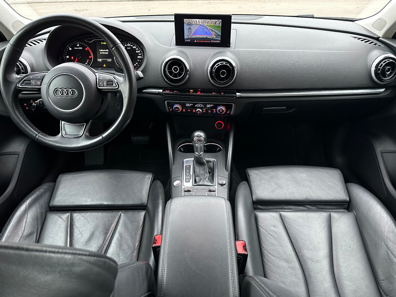 Fahrzeugabbildung Audi A3 SPORTBACK AMBITION*AUTOM+LEDER+KAMERA+KEYL.*