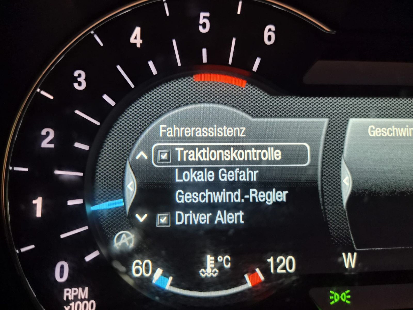 Fahrzeugabbildung Ford S-MAX Titanium / 1. HAND / NAVI / AHK /