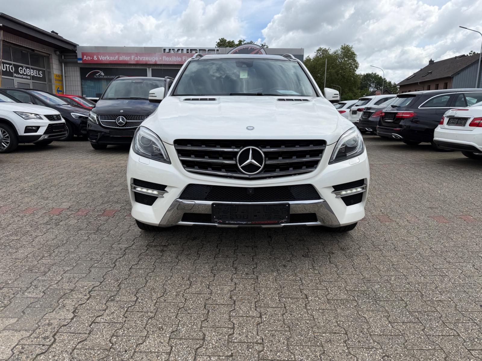 Mercedes-Benz ML 350 BT AMG/SPORT PANO DESIGNO VOLL