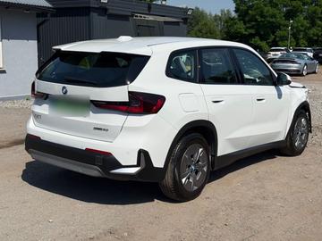 2024 BMW IX1 — миниатюра 13