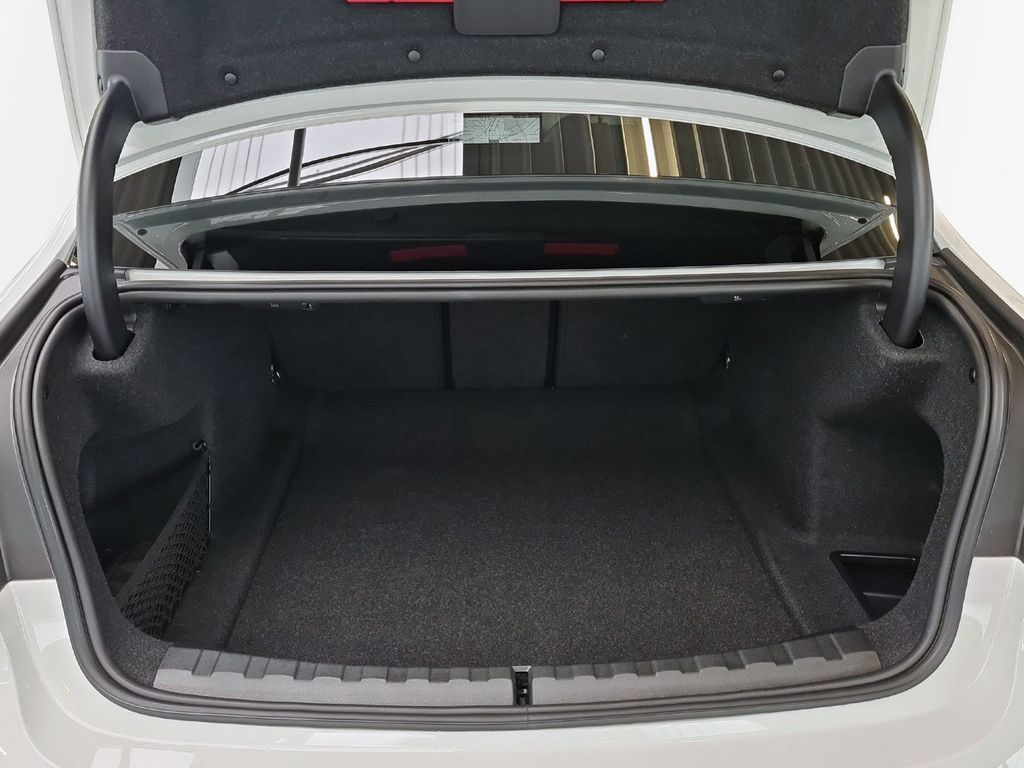 BMW 320 d Limousine M-Sport HiFi AHK LED Head-Up GSD 