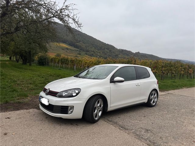 Volkswagen Golf 2.0 TSI DSG GTI, 3 Vorbesitzer, SH gepflegt