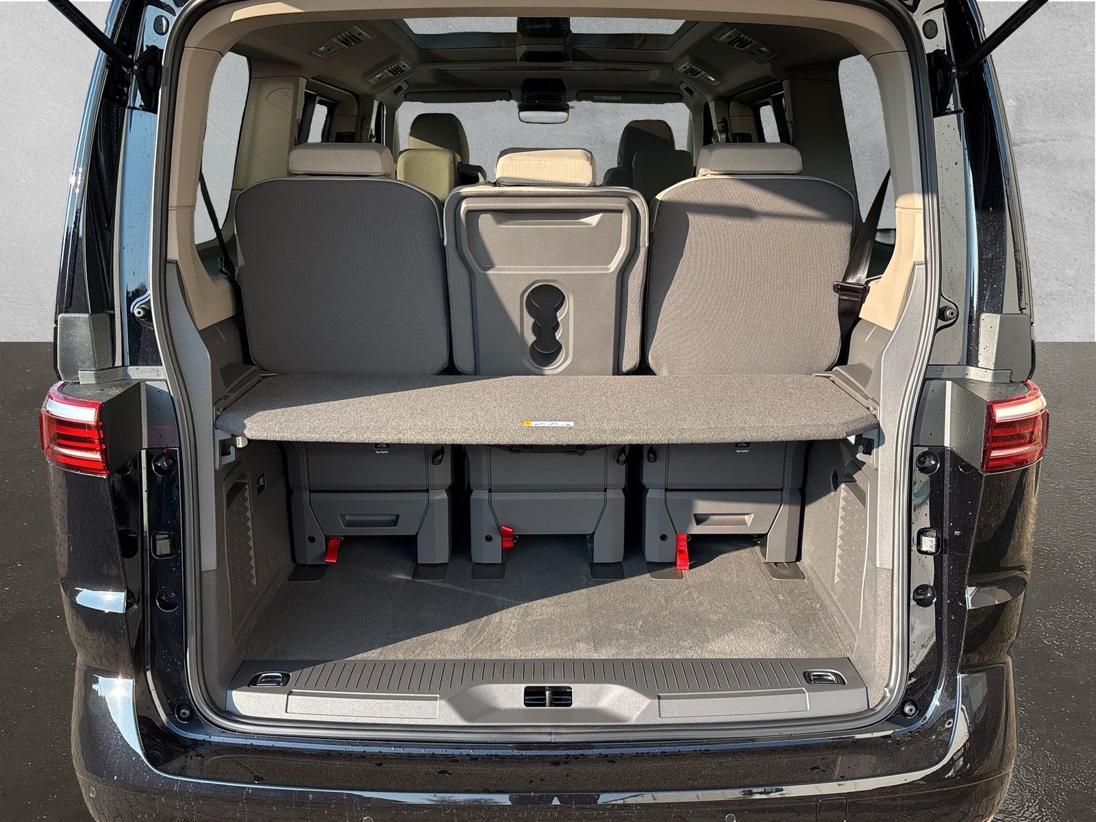 Fahrzeugabbildung Volkswagen T7 Multivan 2.0 TDI DSG Standheizung AHK
