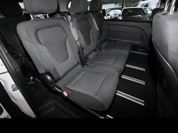 Mercedes V 220 - 6
