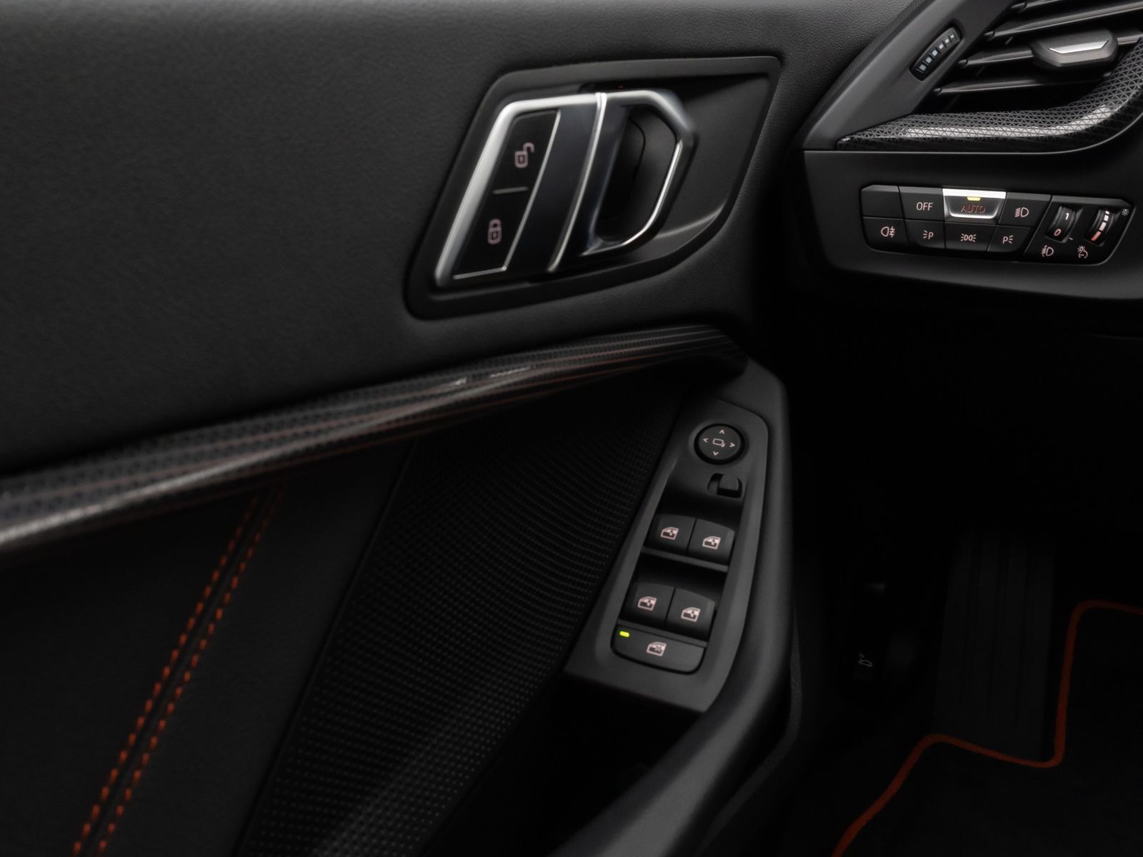 Fahrzeugabbildung BMW 118i Sport Line Kamera DAB HiFi Lenkrhzg Sport