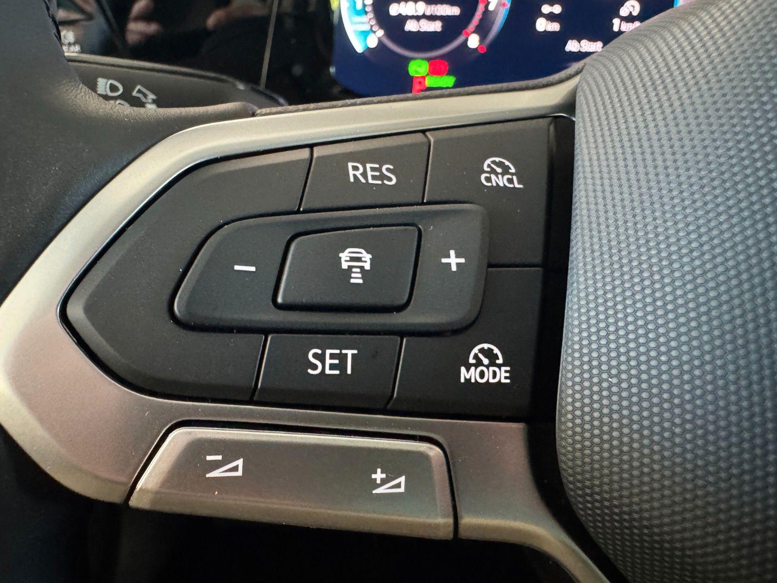 Volkswagen Golf VIII 1.5 eTSI DSG Life KAM APP ACC, миниатюра 9