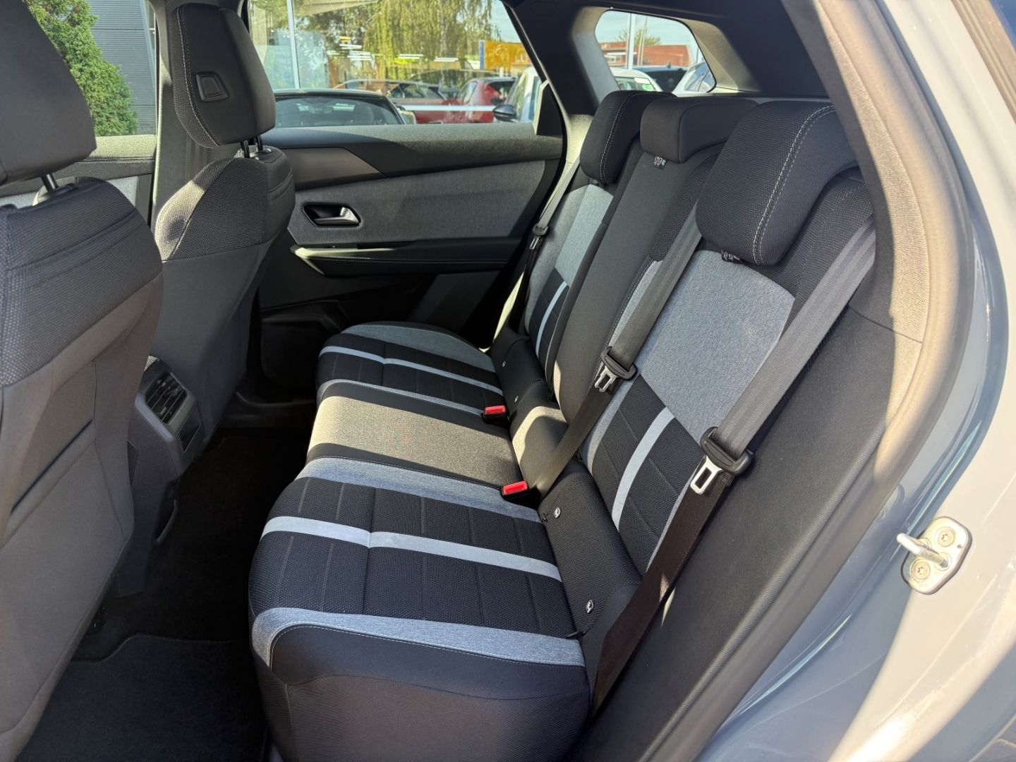 Fahrzeugabbildung Opel Grandland 1.2 Edition SHZ+LHZ+Kamera+Allwetter