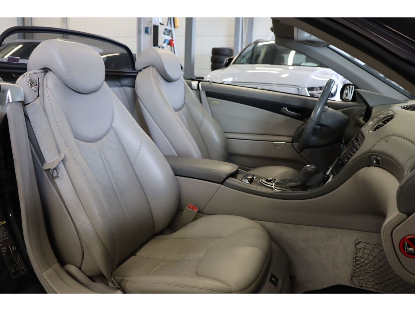 Fahrzeugabbildung Mercedes-Benz SL 500 Roadster V8 GRA Leder Navi Xenon 20"LM