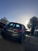 Peugeot 208 1.2-geringer Verbrauch,TOP ZUSTAND - Peugeot 208 in Aachen