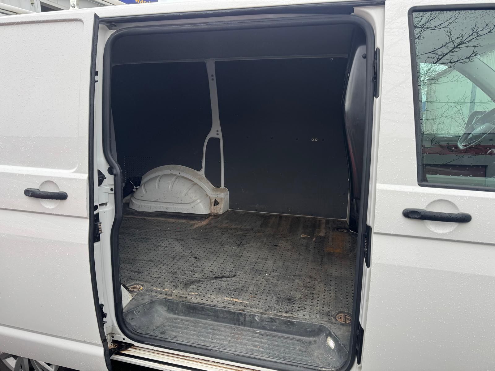 Fahrzeugabbildung Volkswagen T6.1 Transporter Bluetooth+Klima