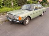 Mercedes-Benz W123 250 - Mercedes-Benz 250: W123