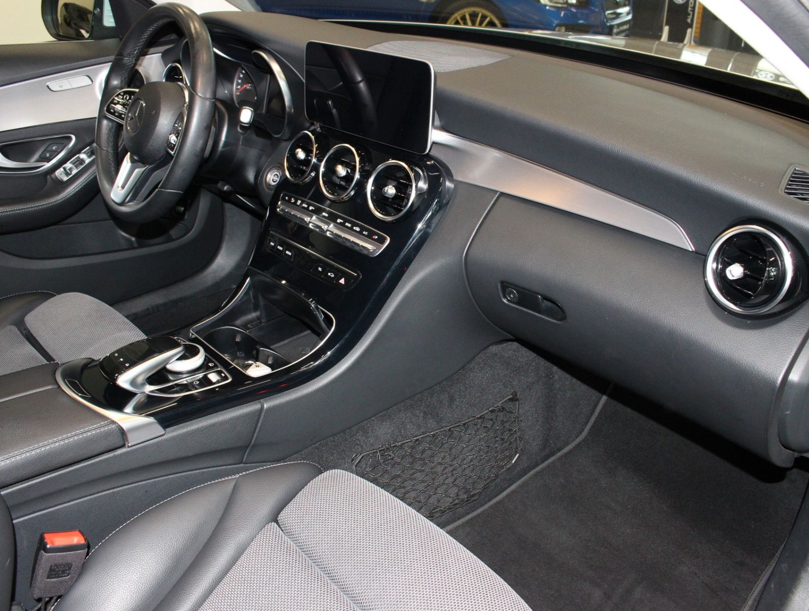 Fahrzeugabbildung Mercedes-Benz C 200 T Avantgarde Distronic*elekt. AHK*LED