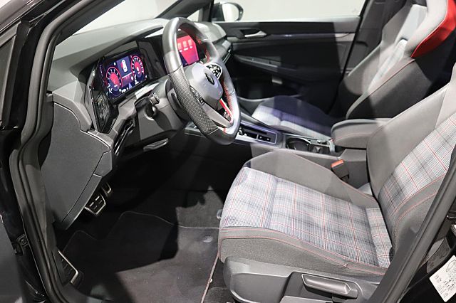 Golf GTI 2.0 TSI ACC KAMERA NAVI PANORAMA SPORTF