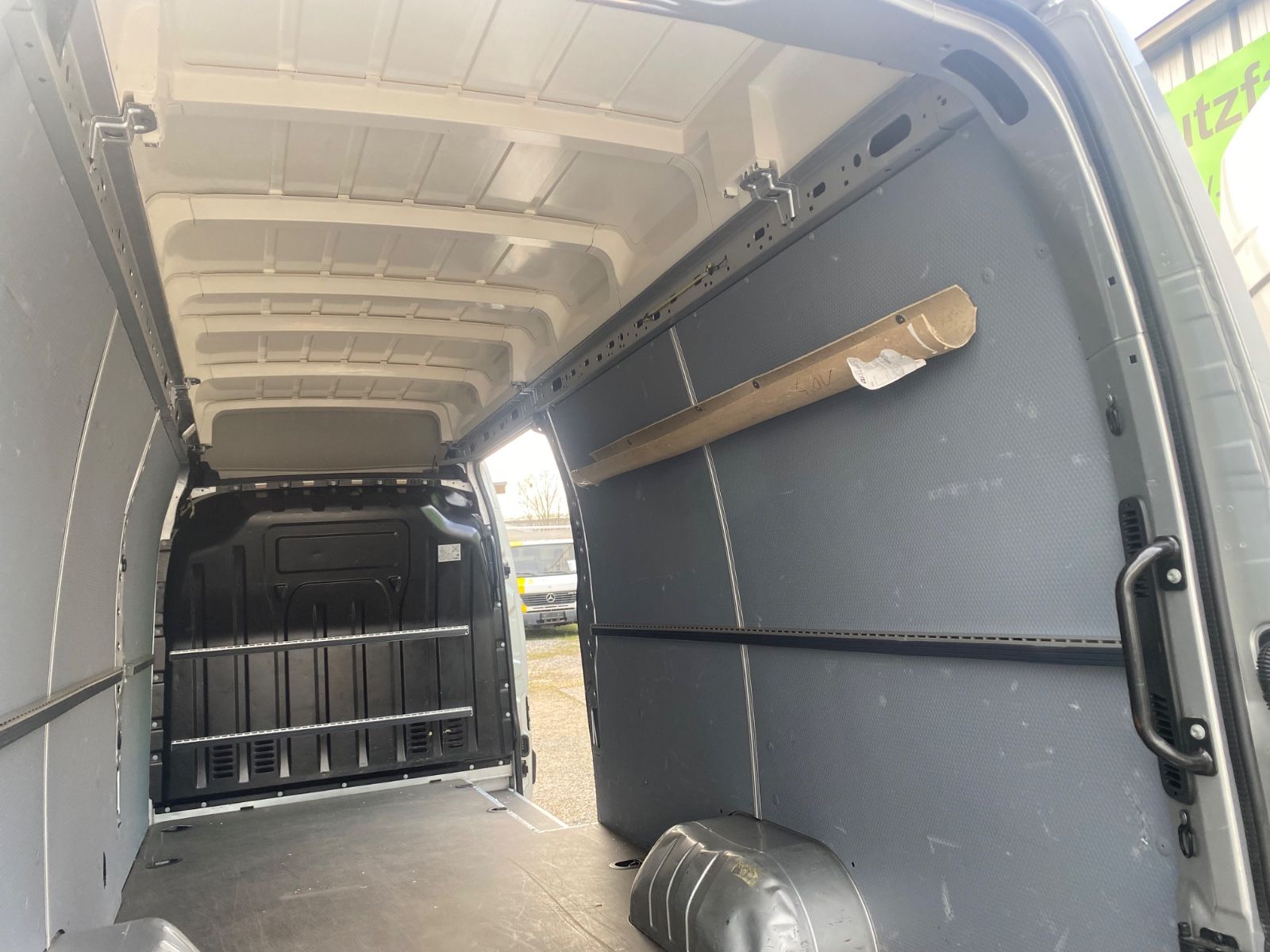 Fahrzeugabbildung Nissan NV400 Kastenwagen L4H3 3,5t COMFORT,1Hd,Navi,SHg