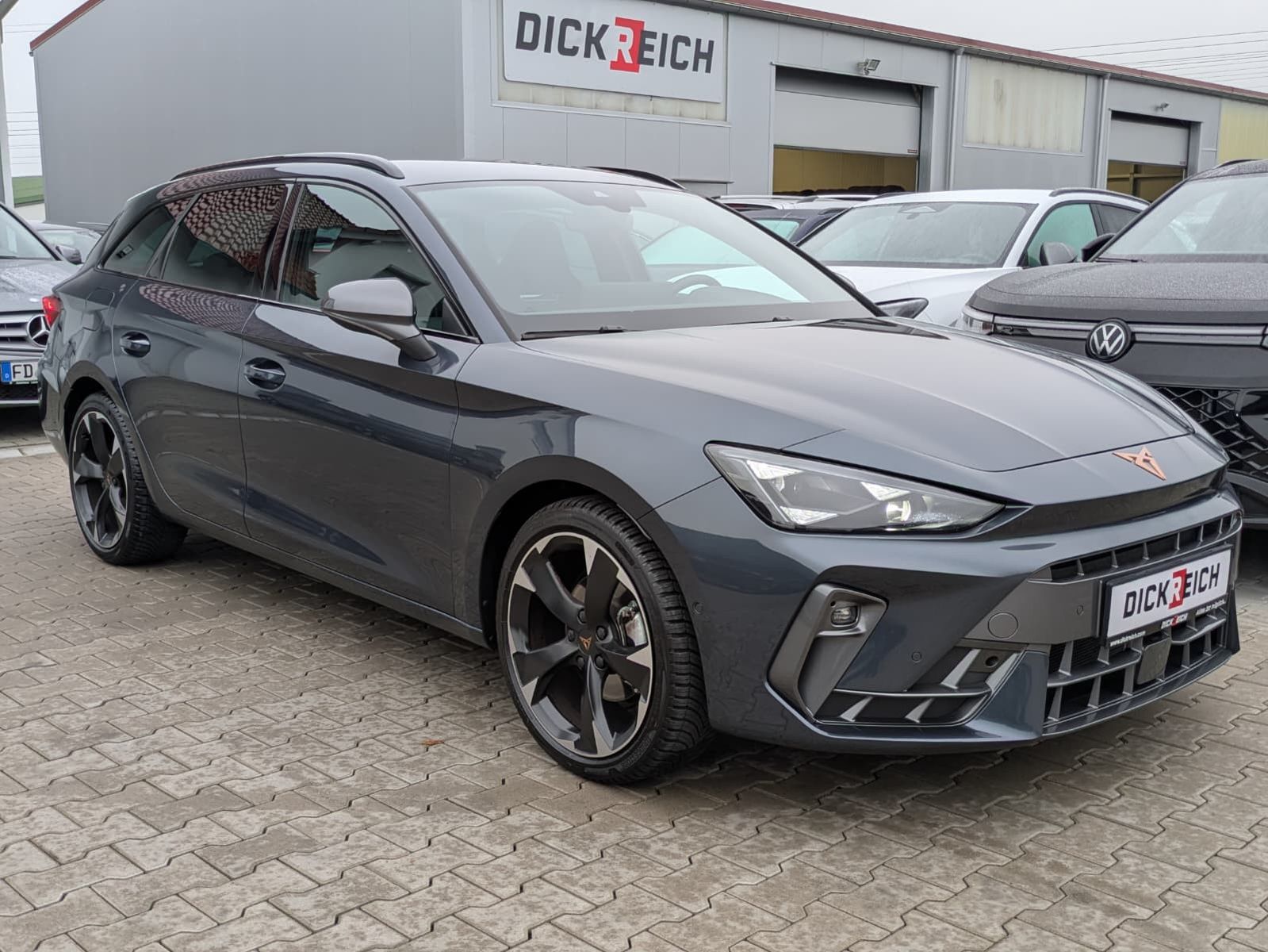 Fahrzeugabbildung CUPRA Leon 1.5 eTSI EDGE MATRIX*ACC*KAM*18"5JGARANTIE