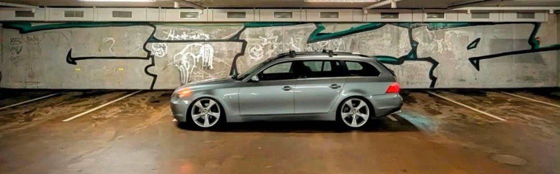 BMW  2004 — салон