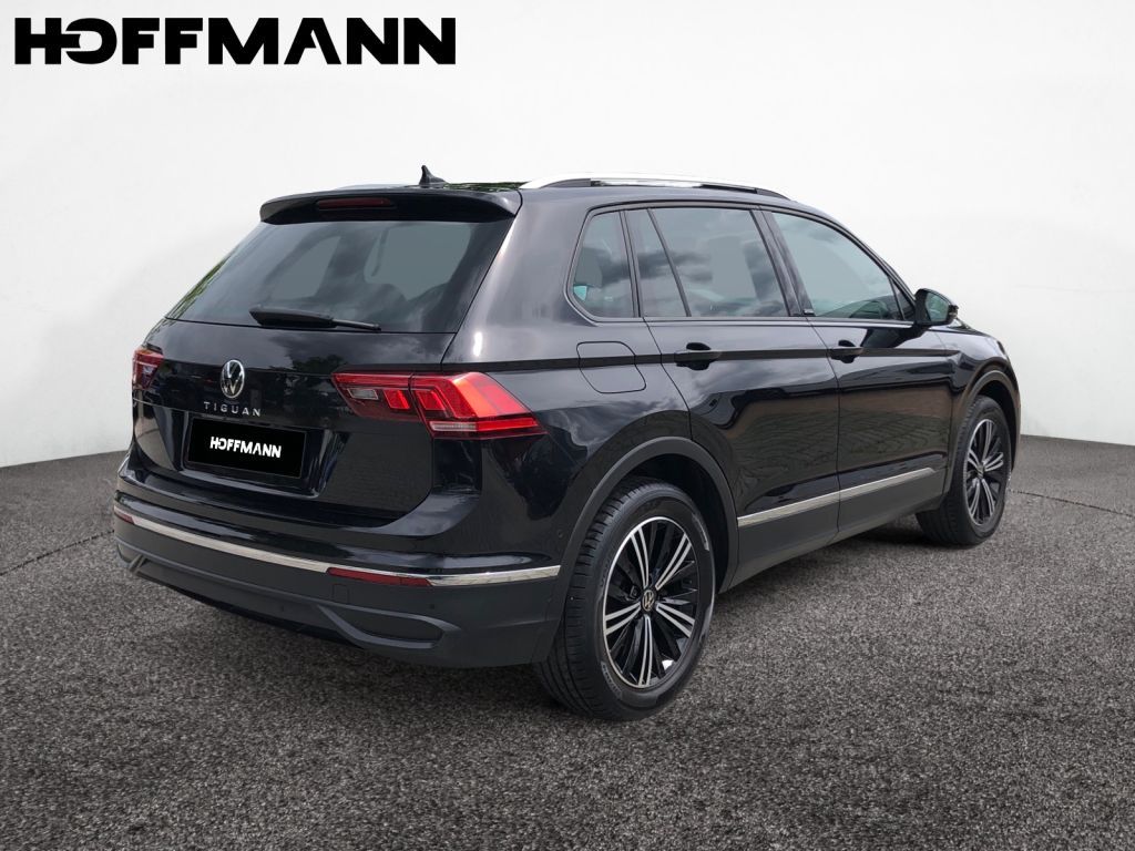 Fahrzeugabbildung Volkswagen Tiguan 1.5 TSI DSG Life AHZV NAVI Standheizung R