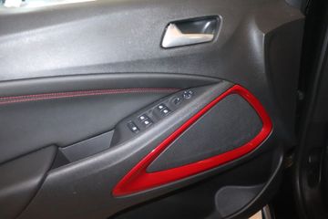 Fotografie des Opel Crossland (X) Crossland 1.2 GS Line AHK