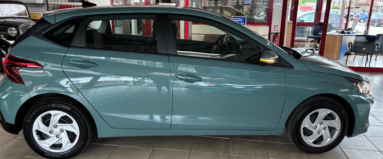 Hyundai i20 Comfort Plus *NAVI*Cam*Bth*SH+LH*Tempo