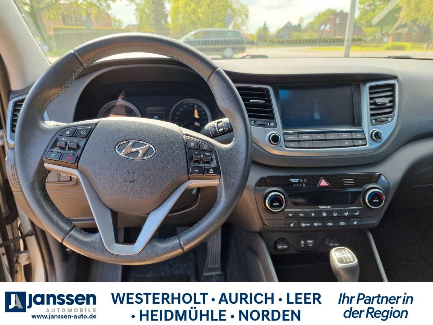 Fahrzeugabbildung Hyundai TUCSON Advantage, Navigation, Panoramadach