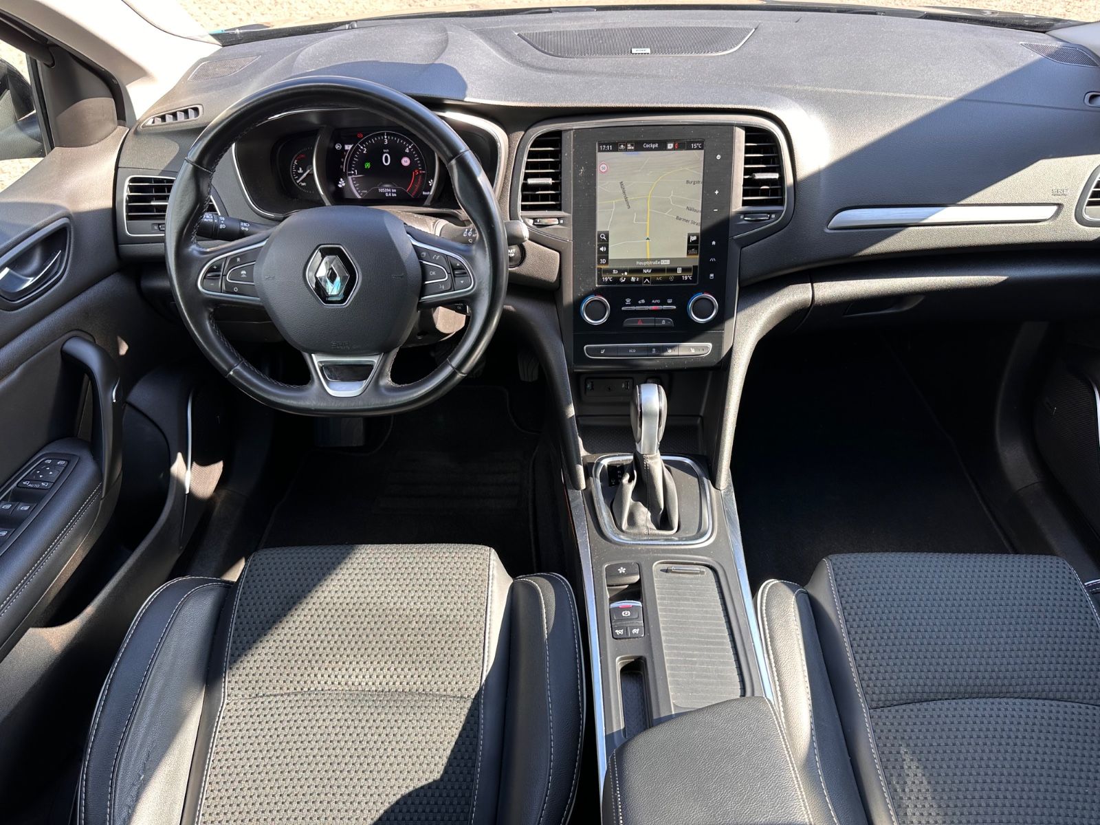 Fahrzeugabbildung Renault Megane Grandtour 1.7 dCi BOSE DCT ACC/Navi/LED