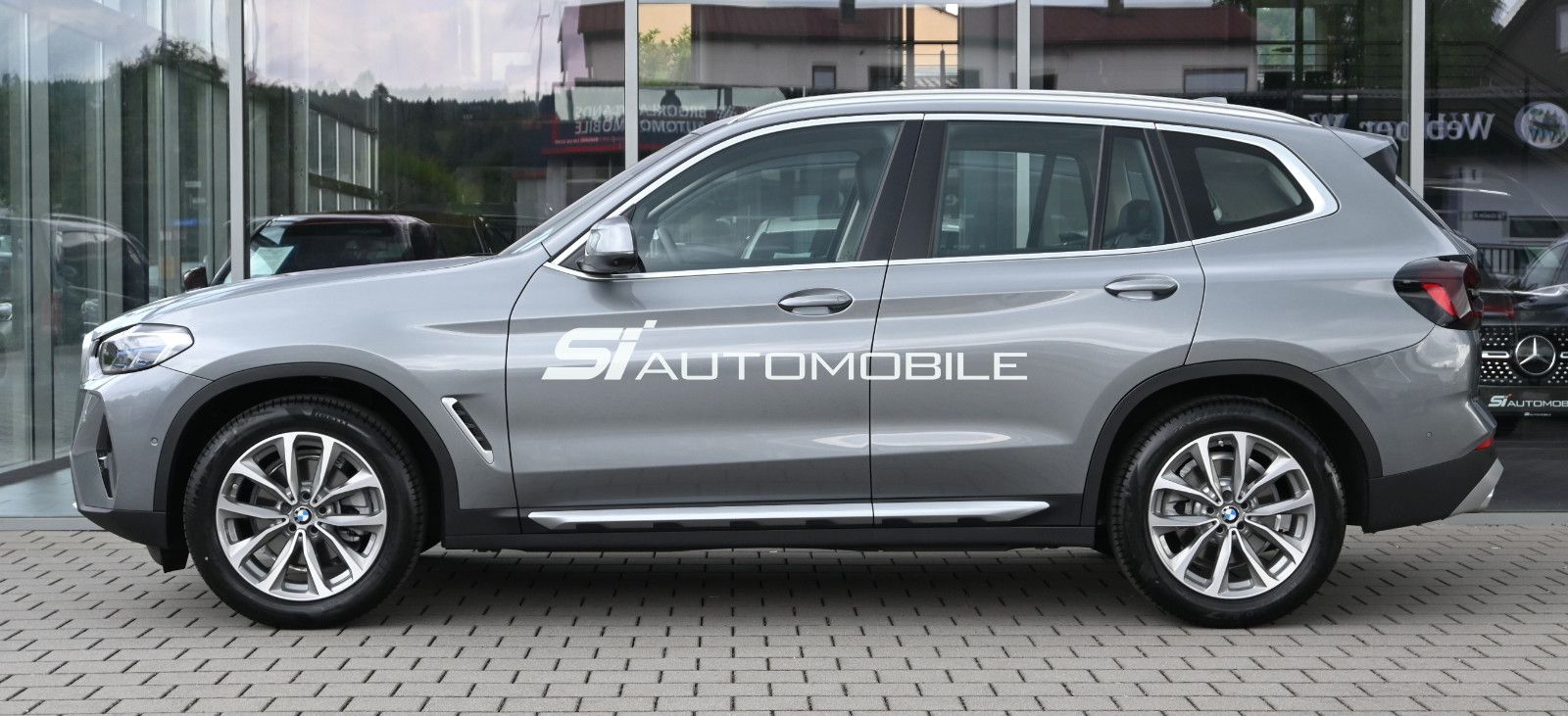 Fahrzeugabbildung BMW X3 xDr.20d °AHK°HUD°MEMO°SITZKLIMA°STANDHZG°360°
