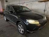 Volkswagen Touareg 3.0 V6 TDI Automatik AHK - VW Touareg Gebrauchtwagen in Dresden