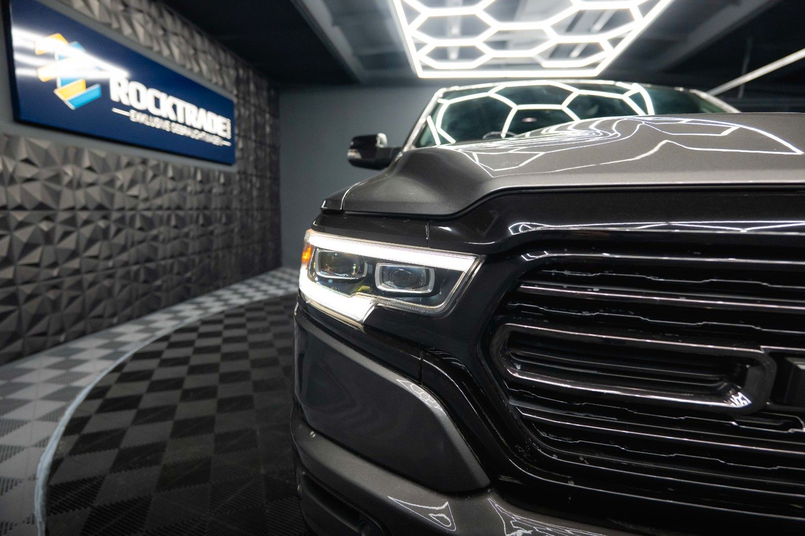 Fahrzeugabbildung Dodge RAM 5.7 V8 HEMI 4x4 LIMITED Night LongBed *ACC*