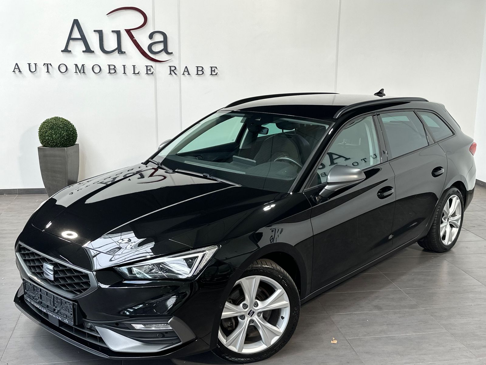 Fahrzeugabbildung SEAT Leon ST 2.0 TDI DSG FR NAV+LED+ACC+KAMERA