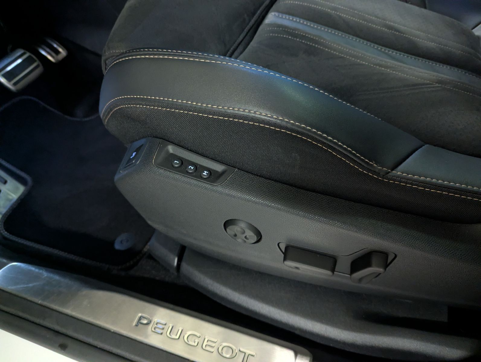 PEUGEOT 5008 GT Allure Pack Kamera LED Pano 7-Sitze AHK - Image 25