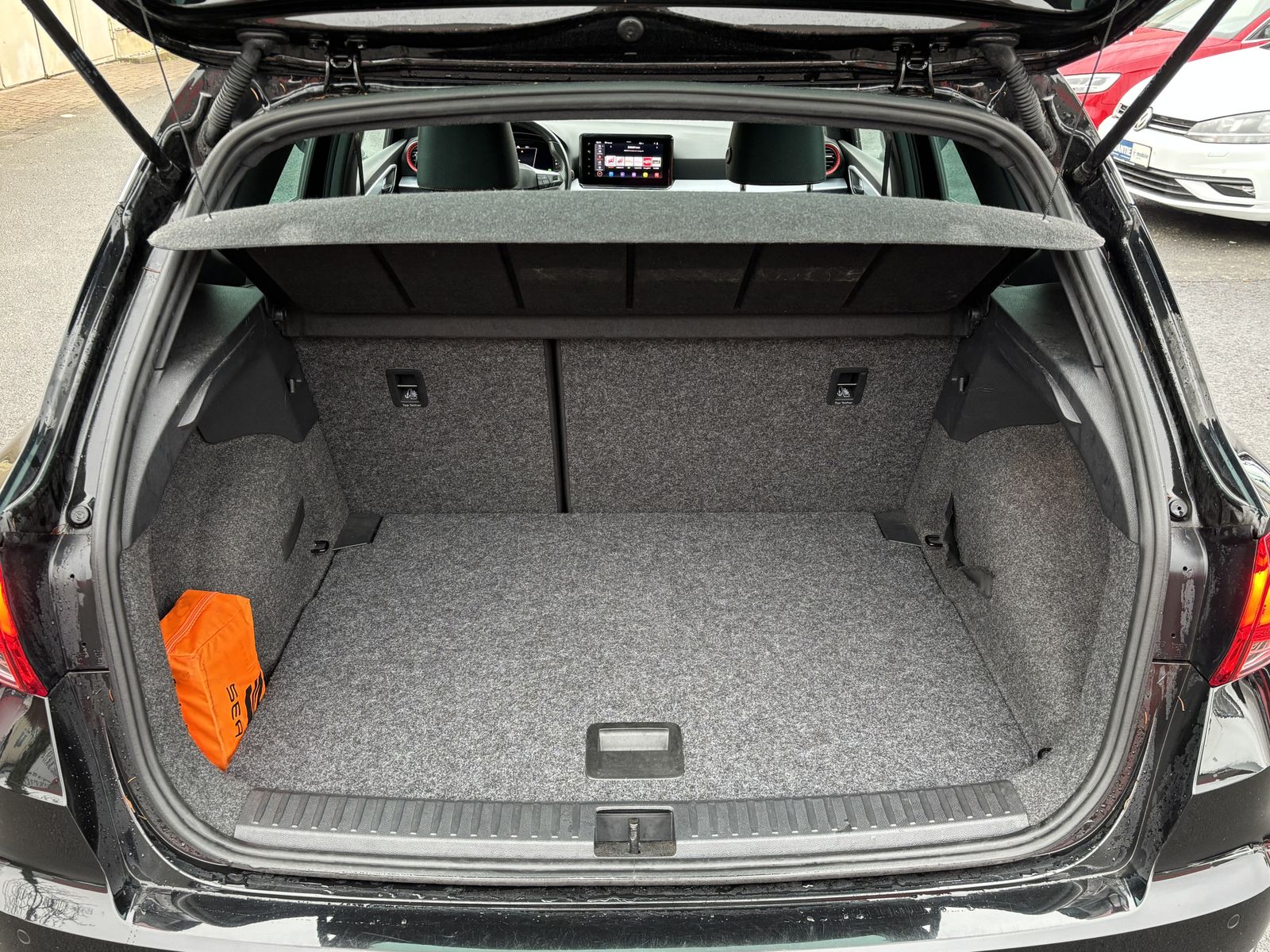 Fahrzeugabbildung SEAT Arona 1.5 TSI DSG FR Line-NAV-LED-KAMERA-VIRTUAL