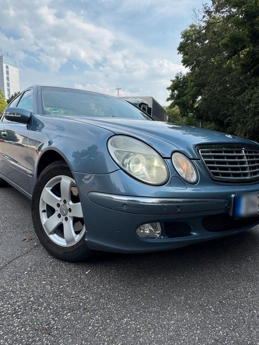 Mercedes-Benz E 200