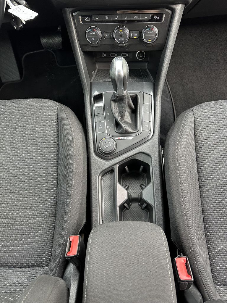 Fahrzeugabbildung Volkswagen Tiguan Allspace 2.0 TDI 4M CL DSG NAV+SHZ+AHK+AC