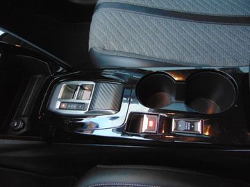 Bild 16 Peugeot 208 Hybrid 100 Allure