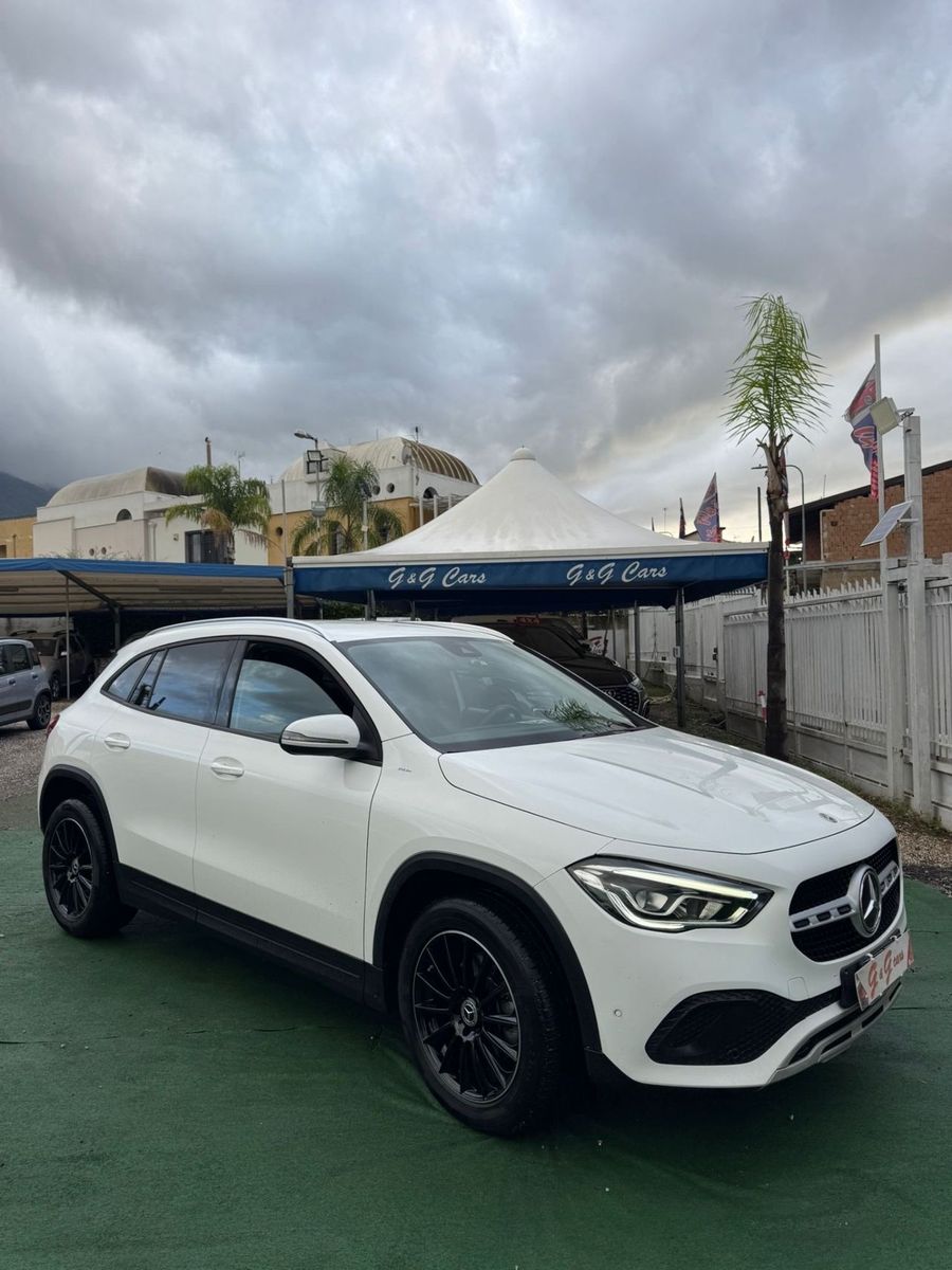 Mercedes-Benz Mercedes-benz GLA 180 d Automatic Business imagem 2