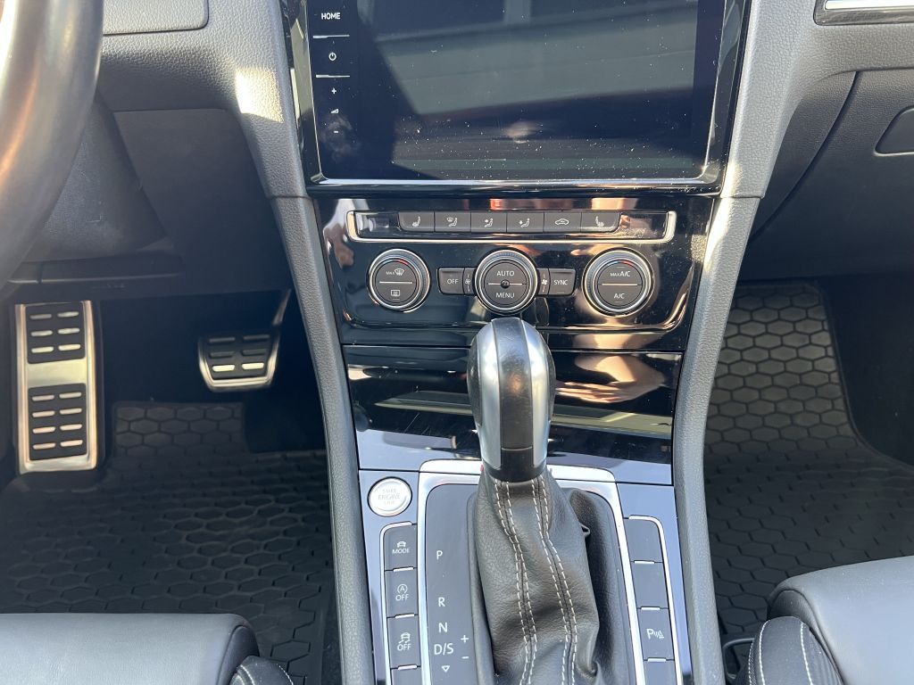 Fahrzeugabbildung Volkswagen Golf R 2.0 Akrapovic Original Sonderfarbe