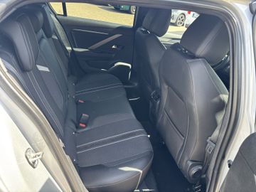 Bild 9 Opel Astra GS AT8/NAVI/SHZ+LHZ/PDC vo+hi+360Cam