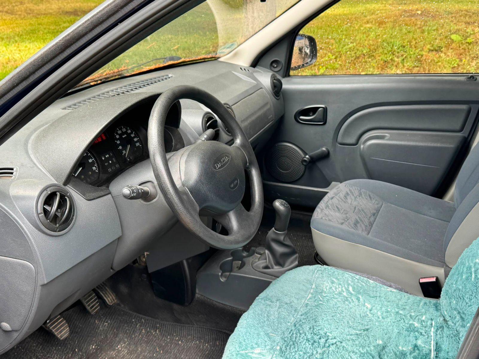 Dacia Logan 2009 — interior