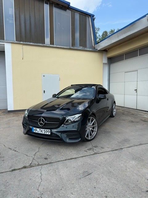 Image of Mercedes-Benz E 300