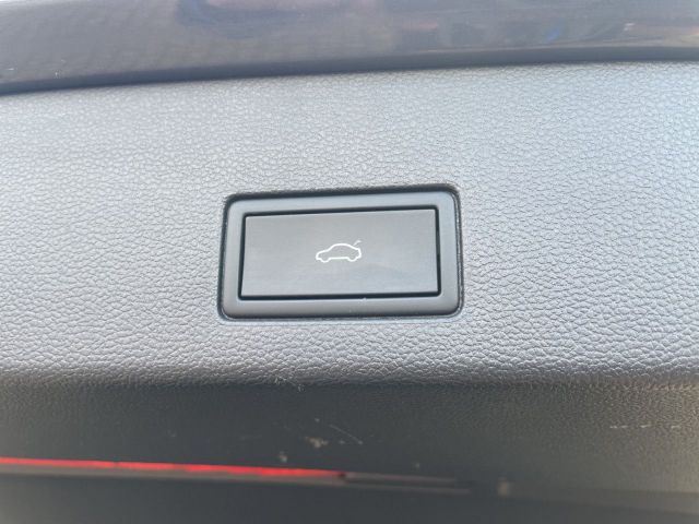 Golf VIII Variant 1.0 eTSI LED+AZV+Navi