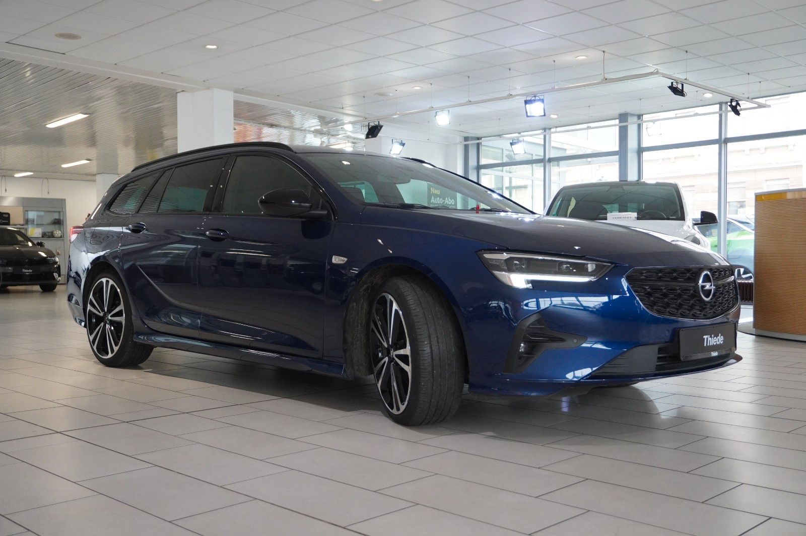 Fahrzeugabbildung Opel Insignia B ST 2.0D ULTIMATE NAVI/OPC/KAMERA/HUD