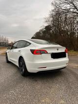 Tesla Model 3 Long Range - Tesla in Duisburg