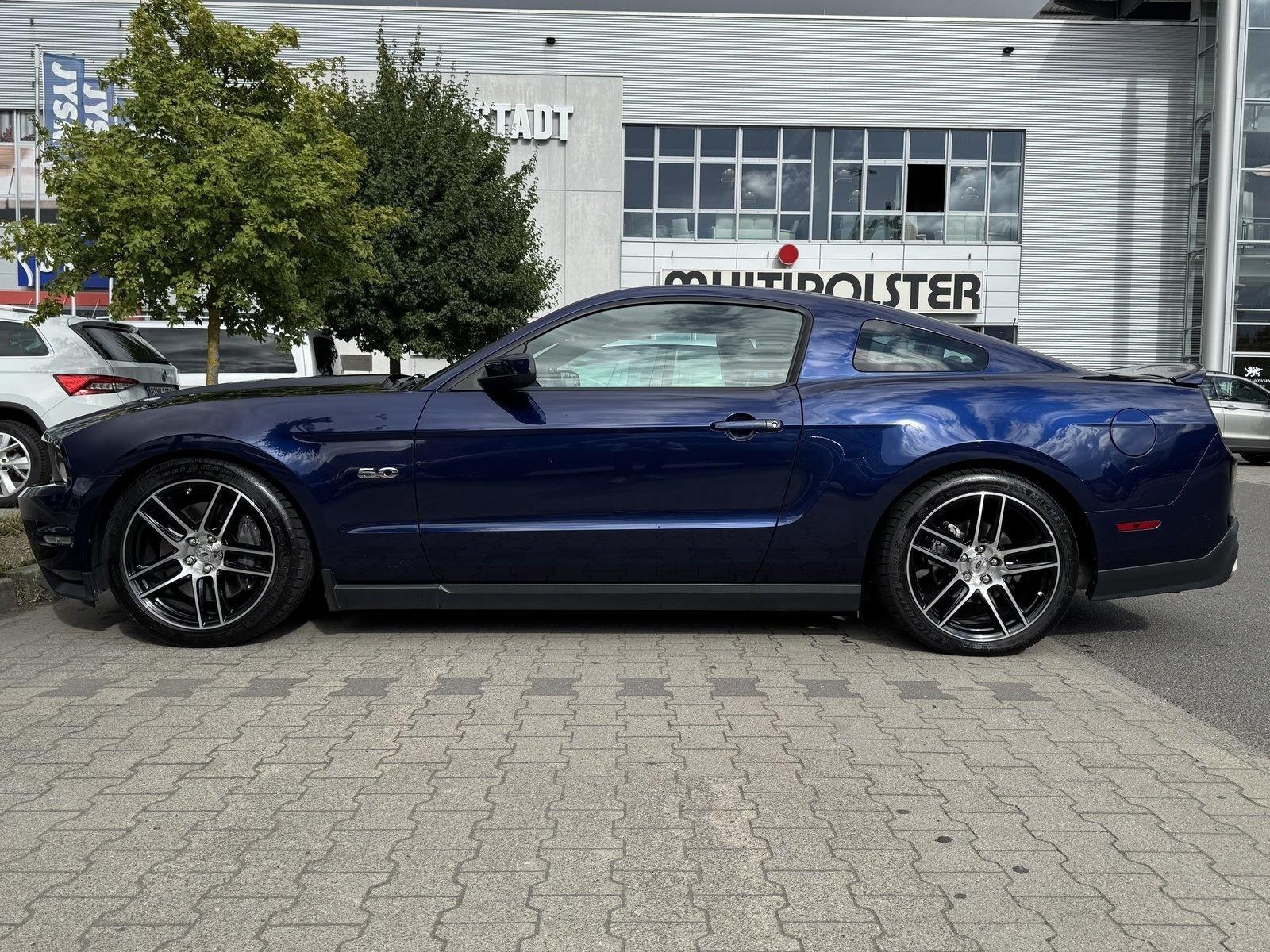 Ford Mustang GT Premium Coupe Schalter Carfax Leder