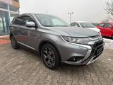 Mitsubishi Outlander Diamant Edition 2WD - Mitsubishi Outlander mit Benzin-Antrieb: Allradantrieb