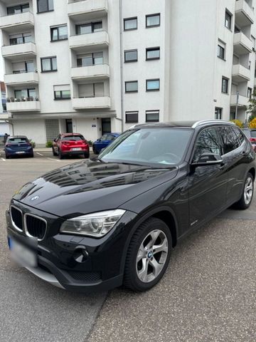 BMWX1 Bj : 07/ 2014  110KW 150PS Scheckhef...