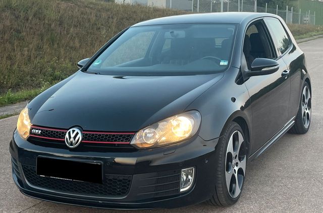 Volkswagen Golf GTI 2.0 TSI 1 Hand SHeft Reifen Bremsen NEU