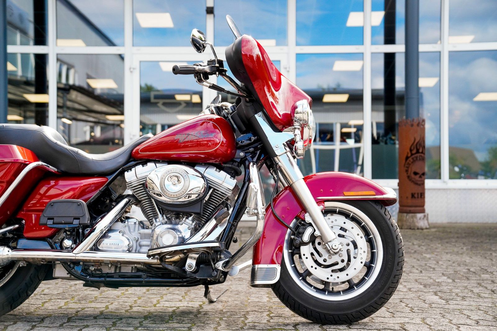 Fahrzeugabbildung Harley-Davidson FLHTP Electra Glide Twin Cam 96 - Sissybar -